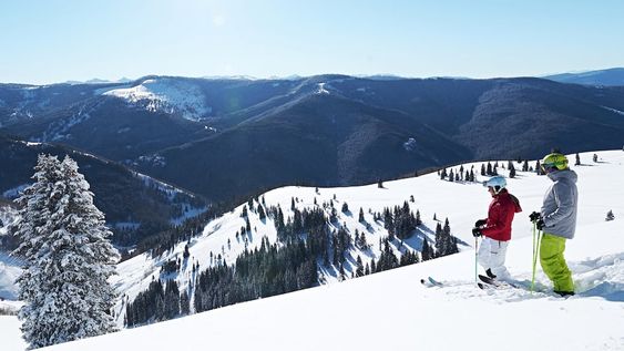Los viajes de trabajo por temporada se han convertido en tendencia en un cierto grupo de jóvenes mendocinos, que pueden tener una experiencia laboral en Estados Unidos y perfeccionar el inglés. Muchos eligen los centros de ski.