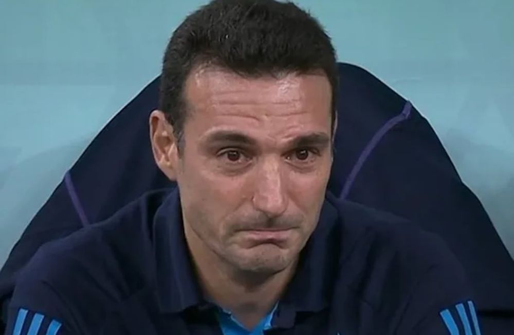 Lionel Scaloni y Pablo Aimar se emocionaro tras el gol de Lio Messi.