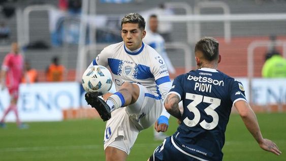 Liga Profesional de Fútbol Godoy Cruz Antonio Tomba vs. Racing de Avellaneda, en el estadio Malvinas ArgentinasFoto: José Gutierrez / Los Andes
