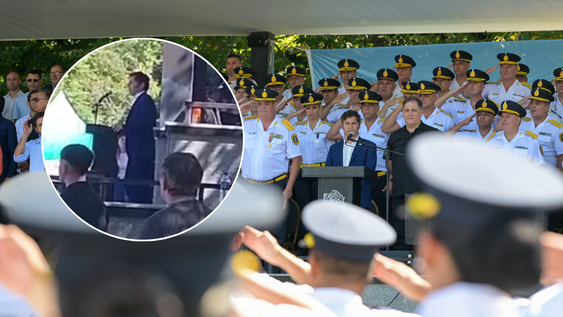 El incómodo momento de Kicillof en un acto de egreso de la Policía bonaerense: silbidos y abucheos por los salarios.