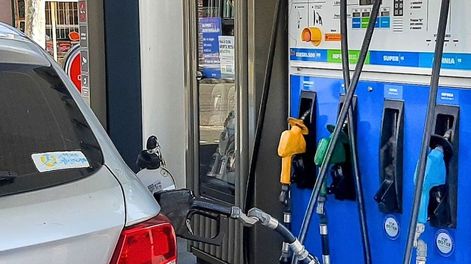 Las estaciones de servicios tendrán que informar en los surtidores si cobran tasas municipales: Qué pasará en Mendoza.