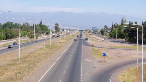 Milei cedió un tramo de la Ruta 7 de casi 30 kilómetros entre San Martín y el ingreso a la capital mendocina.