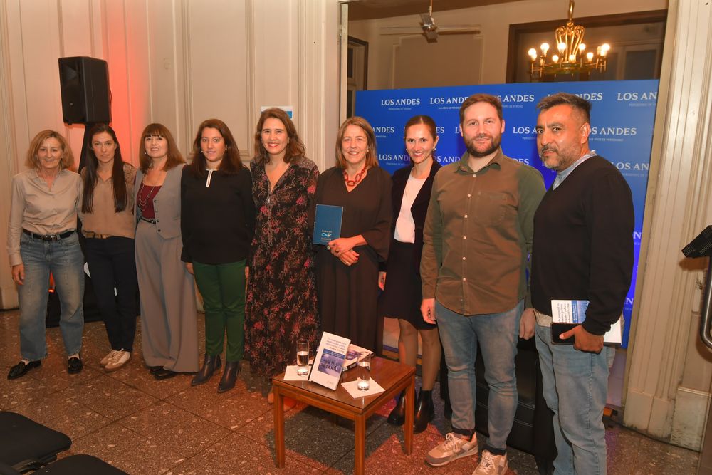 La historiadora Beatriz Bragoni presentó su nuevo libro en el edificio de Diario Los Andes