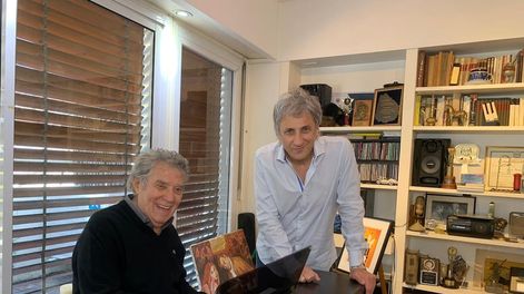 Los Andes | Chico Novarro abre las puertas de su casa para brindar un show por streaming junto a su hijo Pablo Novak. Noche de clásicos románticos y algo más.