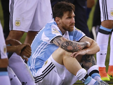 Hace exactamente 10 años, Lionel Messi, renunció a la Selección Argentina, tras perder cuatro finales consecutivas. Increíble.&nbsp;