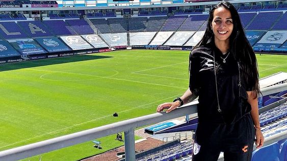 Cabrera en el estadio de Pachuca. Fue por dos meses, a prueba, y se quedará al menos un año./ Gentileza.