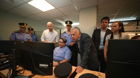 El gobernador Alfredo Cornejo encabezó el acto de inauguración junto al intendente de Luján, Esteban Allasino, y la ministra de Seguridad, Mercedes Rus.&nbsp;&nbsp;