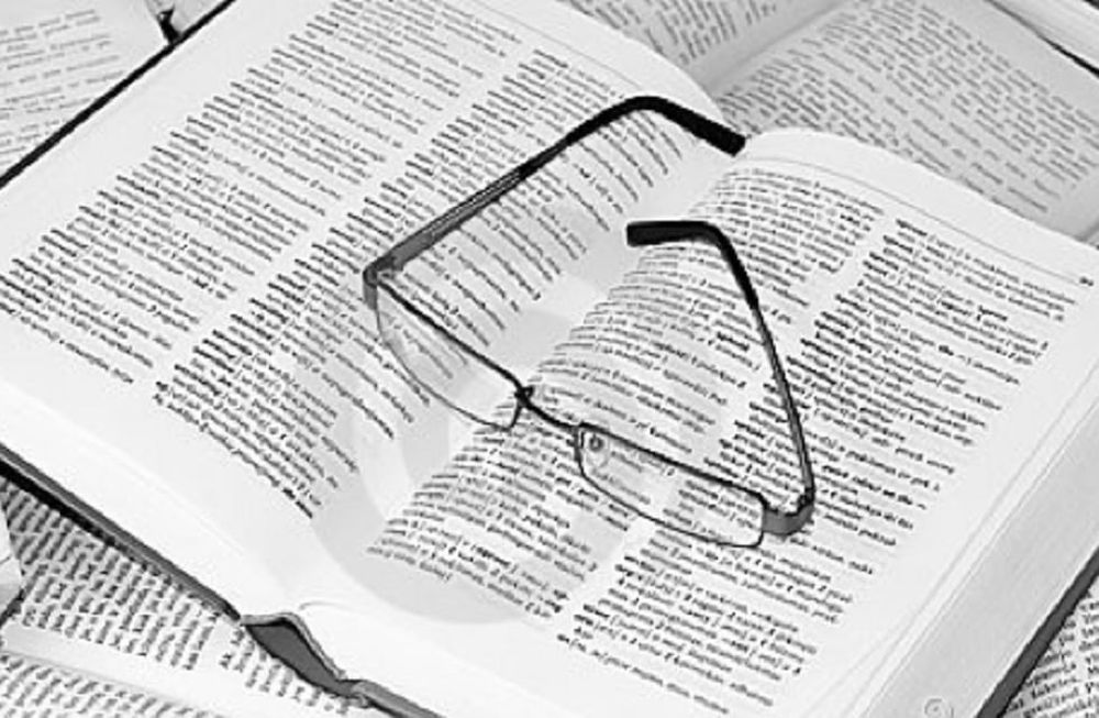 El adjetivo “alto” tiene en general significado positivo, como “alto rendimiento”, pero a veces su sentido es negativo: “está acusado de alta traición”. / Archivo