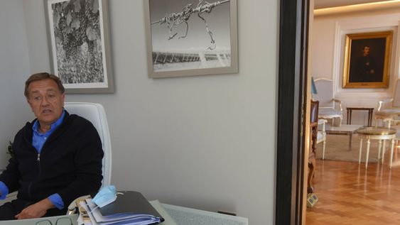 Sin fecha. El Gobernador arma las valijas. El día del viaje aún no está confirmado, sólo el temario más urgente que tendrá el mandatario con el ministro del Interior. Foto: José Gutiérrez.