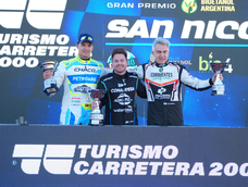 El piloto esteño se subió a lo más alto del podio en la primera carrera disputada en San Nicolás en Turismo Carretera 2000 y se afianza en los play offs.&nbsp;