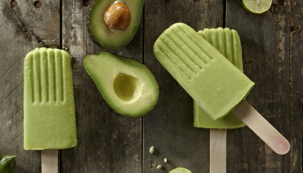 Helado casero de palta y lima sin máquina: receta cremosa, saludable y te demorás 3 minutos.
