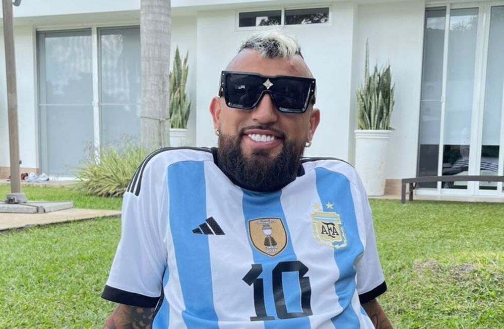 Arturo Vidal celebró el titulo de Argentina con la camiseta de la selección (Instagram)