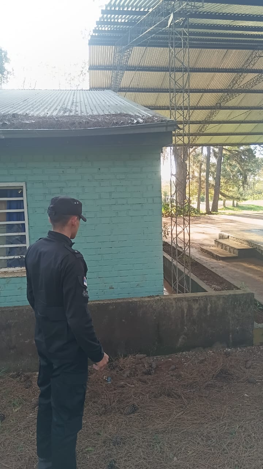 Investigan la muerte de un adolescente tras una descarga eléctrica en una escuela de Misiones.