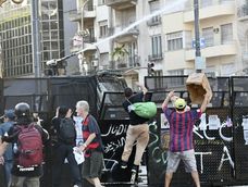 12 detenidos y 6 heridos luego de los incidentes en el Congreso entre manifestantes y la Policía