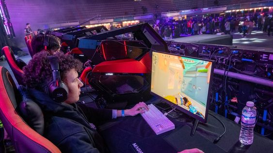 Game Manía FestEl evento para gamers y amantes del entretenimiento comenzó este sábado 26 y finaliza domingo 27 de agosto. Reunirá a jugadores, fanáticos, creadores y competidores bajo un mismo techo: el Aconcagua Arena.Foto: Ignacio Blanco / Los Andes