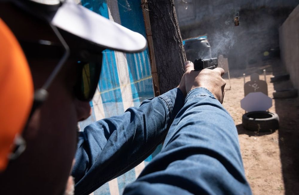 Después de 8 años se vuelve a realizar la instrucción en Tiro Dinámico para civiles y personal de policial en el Tiro Federal de Mendoza. / Foto: Ignacio Blanco / Los Andes