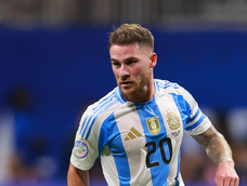 Fútbol. Alexis Mac Allister habló sobre Messi a su llegada al país donde jugará la doble ventana de la FIFA Fútbol. Alexis Mac Allister habló sobre Messi a su llegada al país donde jugará la doble ventana de la FIFA