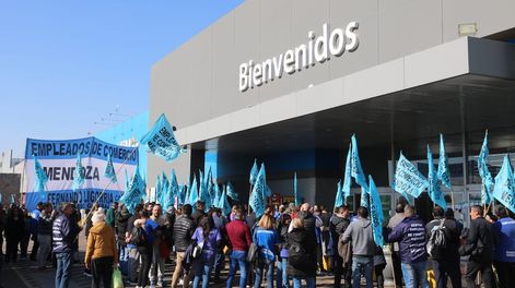 El CEC reclama por recategorizaciones en un supermercado de Mendoza