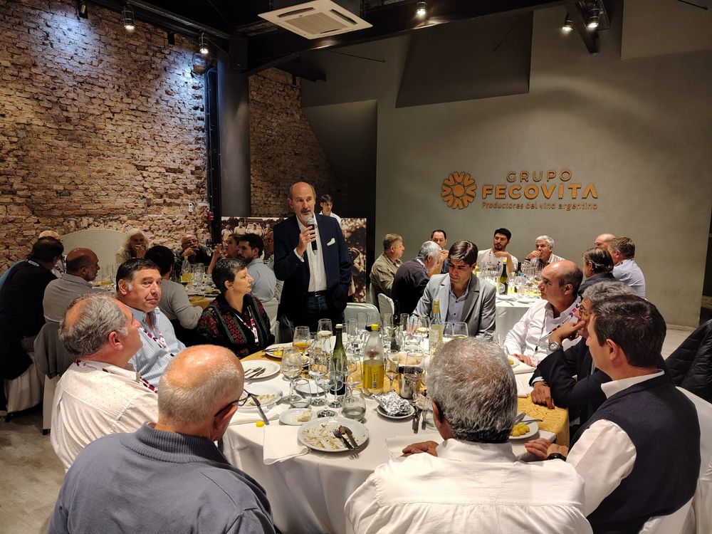 El ministro de Producción de la provincia, Rodolfo Vargas Arizu, participó de la cena de agasajo post asamblea de Fecovita