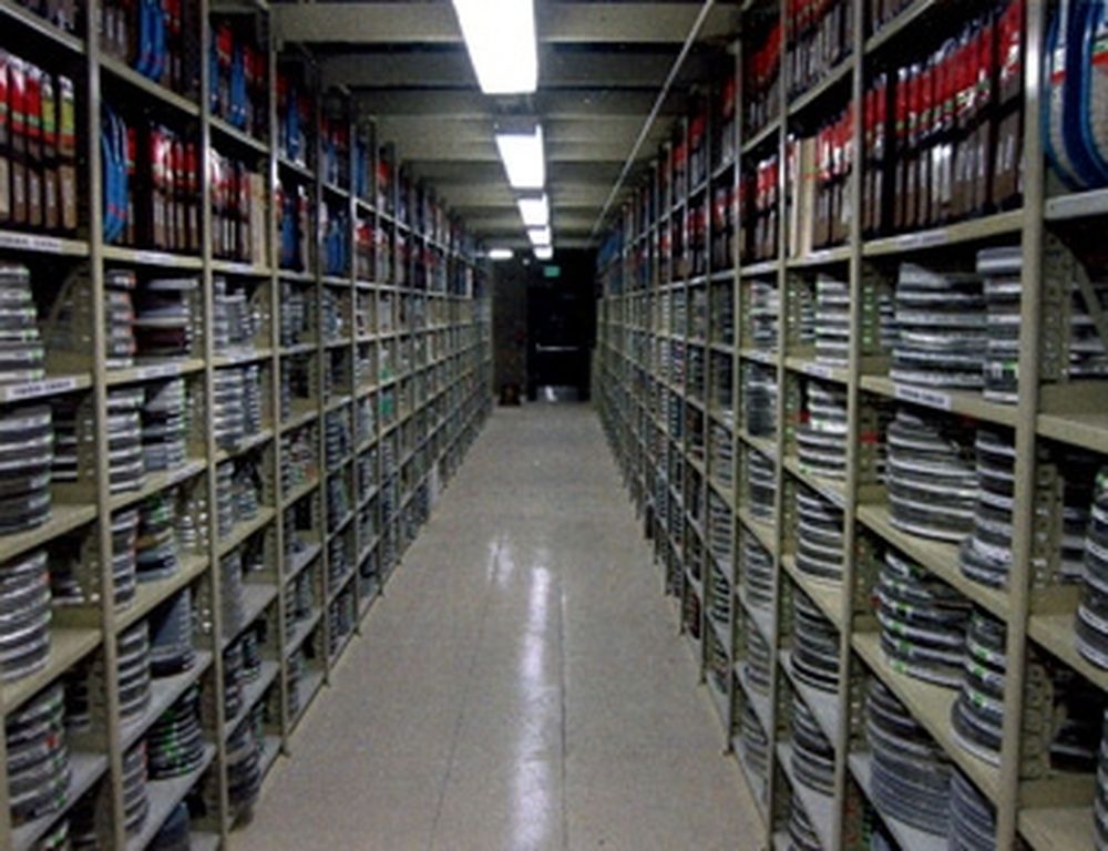 1997. En colaboraci&oacute;n con la UCLA, el Instituto crea la Colecci&oacute;n Sundance en la UCLA