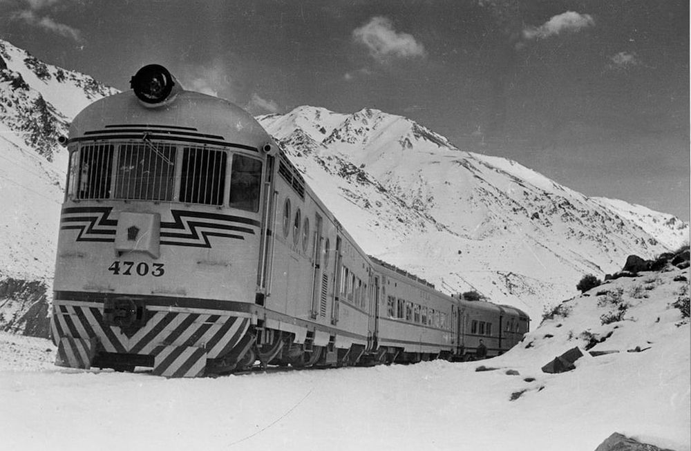 Viajar en tren, a distintos destinos provinciales y a Buenos Aires, fue durante mucho tiempo una grata experiencia para muchos.Ferrocarril Trasandino Mendoza-Los Andes