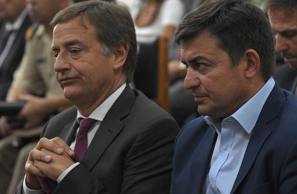 Rodolfo Suárez junto a Omar De Marchi. El del Pro compitió contra Suárez en la PASO 2019 y quiere volver a intentar ser gobernador en 2023. Foto: Orlando Pelichotti / Los Andes