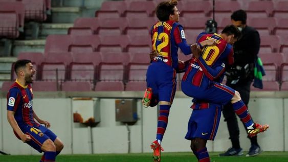 La 10 de Messi ya es historia. Ahora la llevará el joven Ansu Fati. / AP La 10 de Messi ya es historia. Ahora la llevará el joven Ansu Fati. / AP