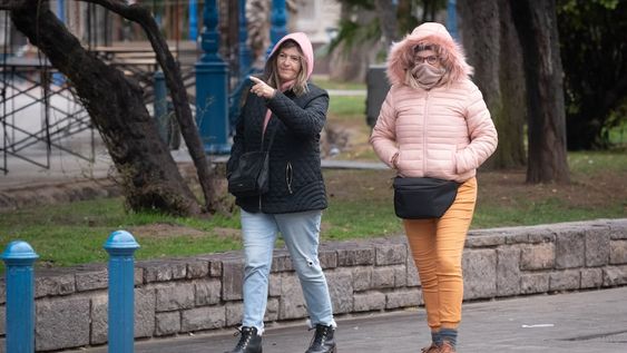 En pleno invierno e instaladas las bajas temperaturas, hay cuidados que deben tenerse para cuidar la salud y evitar riesgos.Foto: Ignacio Blanco / Los Andes