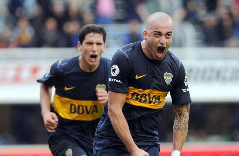 Después de 7 años, Santiago Silva se animó a hablar y afirmó que se fue del club porque pensaba distinto a ídolos del club como Juan Román Riquelme.