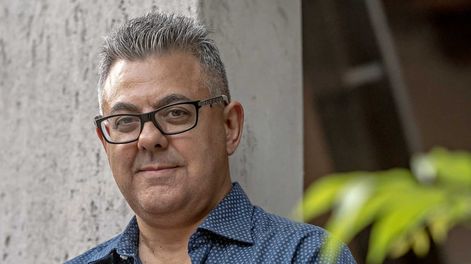 Los Andes | El periodista, poeta y narrador acaba de publicar su libro de microrrelatos Cono del silencio.