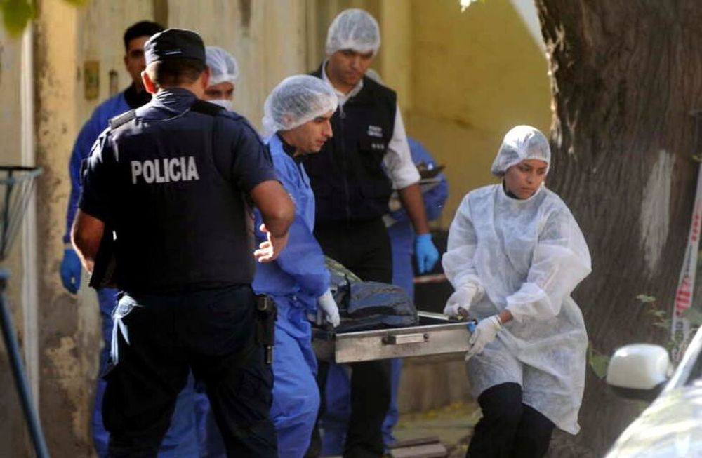 Encontraron el cuerpo sin vida del acompañante de Galdámez en un zanjón del asentamiento Raíz. La víctima fatal fue identificada como César Gerardo Rodríguez (40), quien registraba antecedentes por robo agravado.