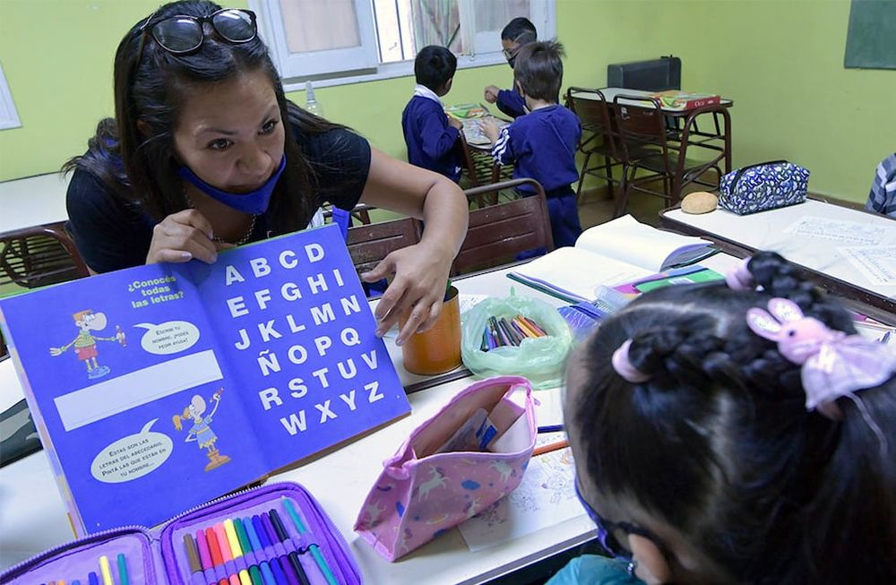 Ahora los chicos de estos establecimientos permanecerán más tiempo en la escuela con propuestas innovadoras. Foto: Orlando Pelichotti / Los Andes