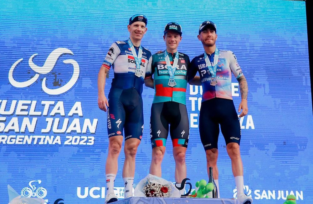 Sam Bennet, ganó la primera etapa.