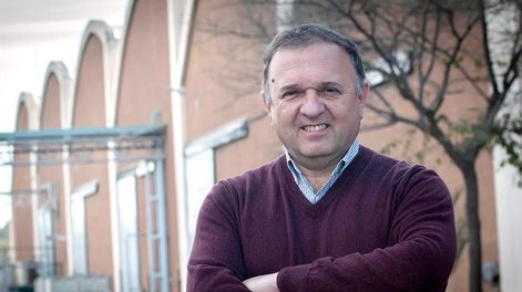 Los Andes | El presidente de la Cámara de la Fruta Industrializada de Mendoza, habló sobre la producción y el plan de desarrollo del durazno. Un modelo atado a los vaivenes de la economía. / Foto: Orlando Pelichotti / Los Andes