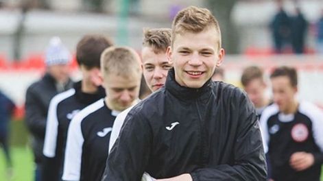 Iván Zaboróvski, portero de 16 años del Znamia Trudá ruso, se encuentra grave y en coma inducido tras recibir el impacto de un rayo durante un entrenamiento en Oréjovo-Zúyevo en Moscú. / Gentileza.