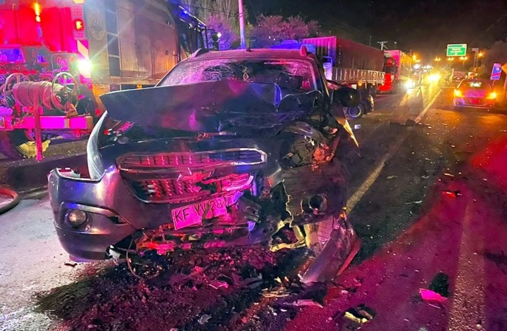 Impactó contra una camioneta Toyota modelo Rav4 y el otro Chevrolet Spin - Foto Los Andes online de Chile