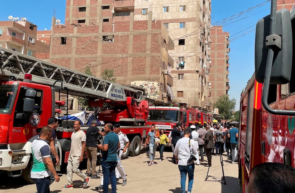 Un incendio en una iglesia copta dejó un saldo de al menos 41 muertos. AP