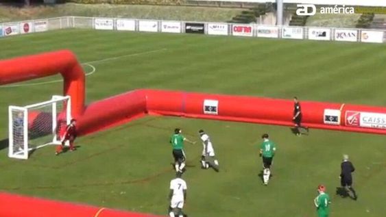 Mirá el golazo maradoniano de un jugador ciego