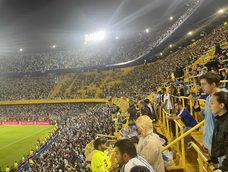 Muchos claros en las tribunas de La Bombonera. Muchos claros en las tribunas de La Bombonera.