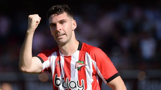 Mauro Boselli brilló con sus goles y su contundencia fue una de las razones del triunfo de Estudiantes, el sólido líder de la Zona 2 de la Copa de la Liga Profesional. (Fotobaires)