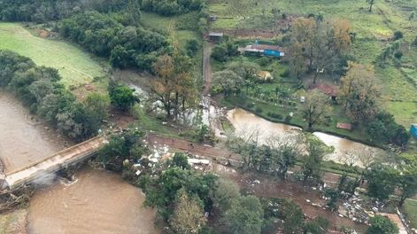 Un devastador ciclón en el sur de Brasil dejó 11 muertos y 10 desaparecidos. Foto: Twitter.
