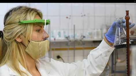 Laboratorio del INV. La sede central, ubicada en la provincia de Mendoza, es la principal infraestructura donde se analiza la mayor cantidad de productos
