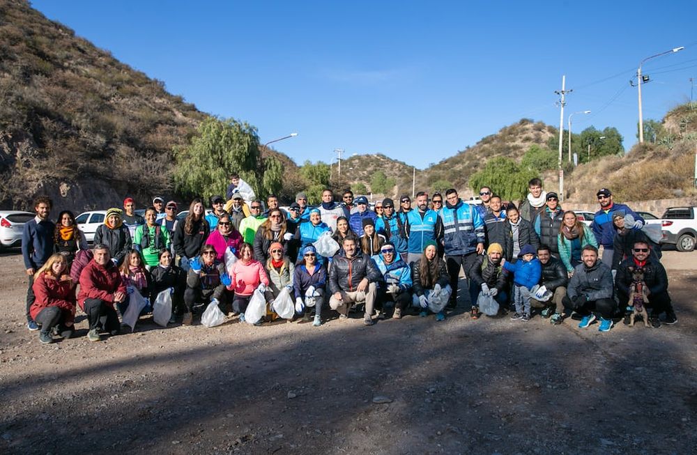 “Sin bolsas plásticas, montañas sostenibles” se realizó en el Parque Deportivo de Montaña