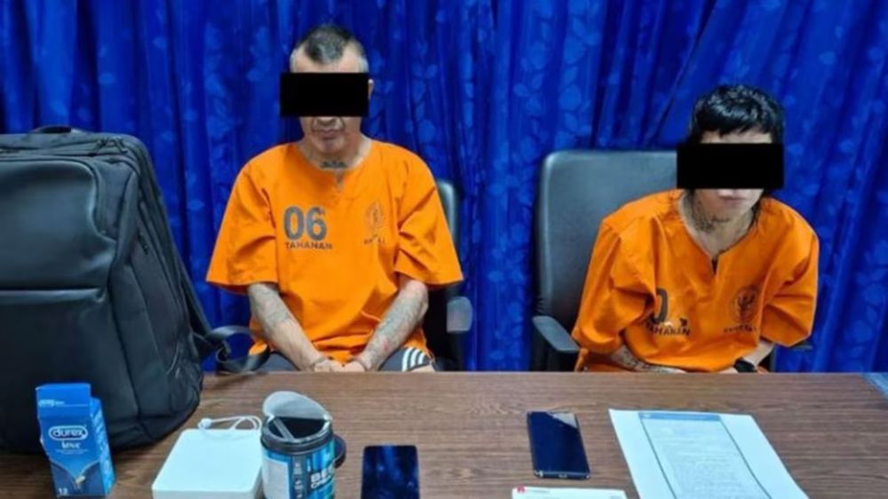 Una peluquera argentina puede ser ejecutada por narcotráfico en Indonesia. En esta foto también aparece un británico asociado a la misma causa.&nbsp;