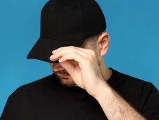 Para los psicólogos, que una persona se vista siempre de negro no es una casualidad y tiene varios factores de estudio.