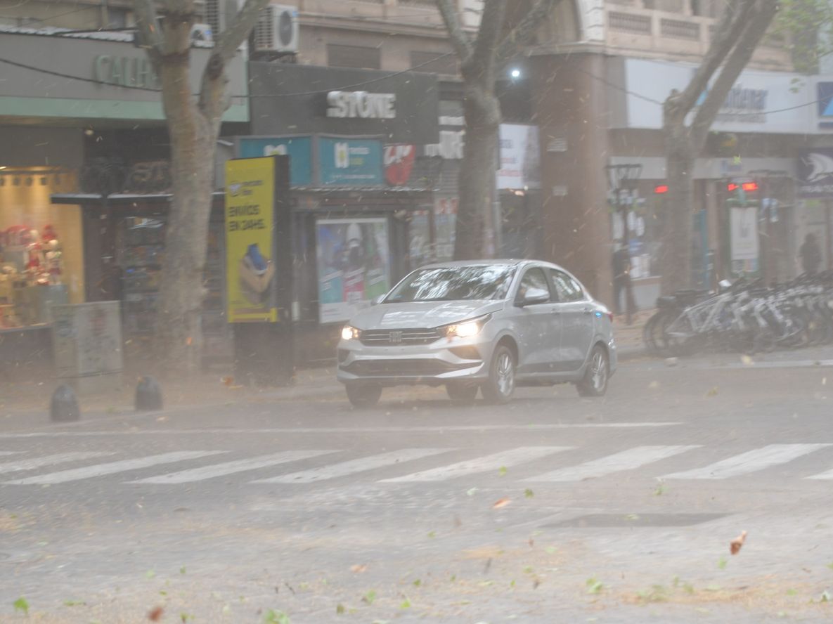Emiten alerta amarilla por viento Zonda en Mendoza: las zonas afectadas&nbsp;