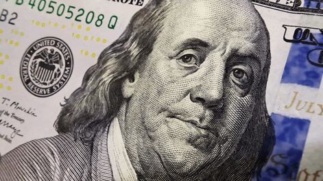 El dólar cerró este martes a $1.310 y continúa a la baja