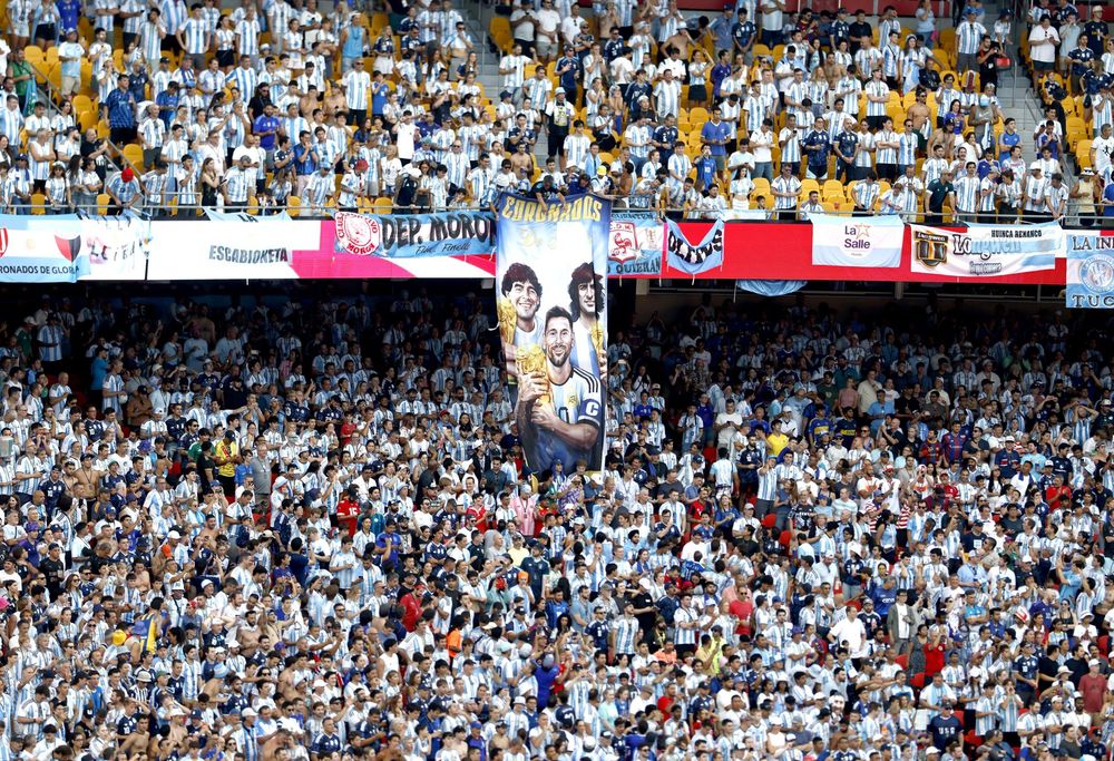 El color de los hinchas de la Selección Argentina ante Suiza