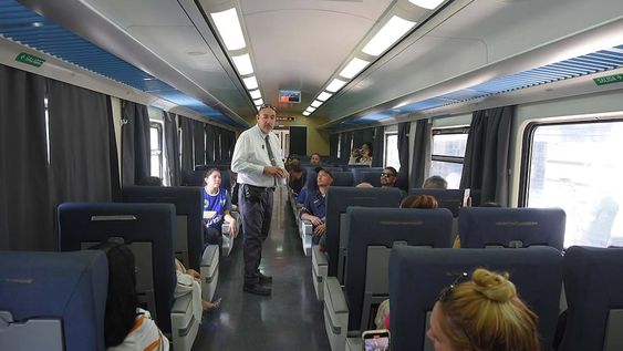 El presidente de la Nación Alberto Fernández junto al ministro de economía y el gobernador Rodolfo Suárez estuvieron presentes en la segunda llegada del tren de pasajeros a PalmiraFoto: Claudio Gutiérrez Los Andes