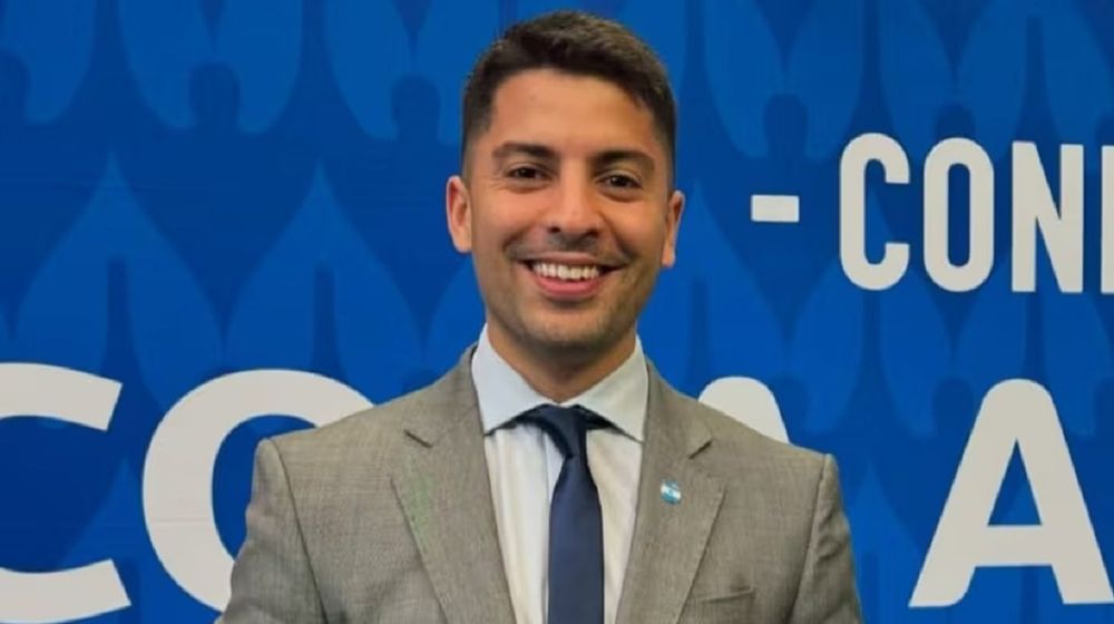 Gastón Edul habría dejado atrás a Nati Jota por una famosa mendocina.